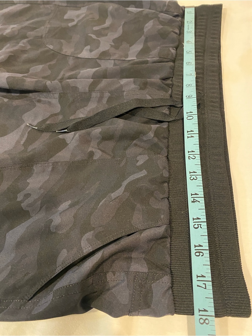RBX Black/Grey Camo Polyester Activewear Capris.  Large - Picture 2 of 3
